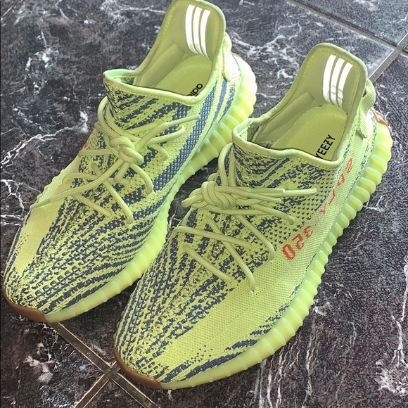 Yeezy 350 boost frozen yellow - Picture 1 of 3